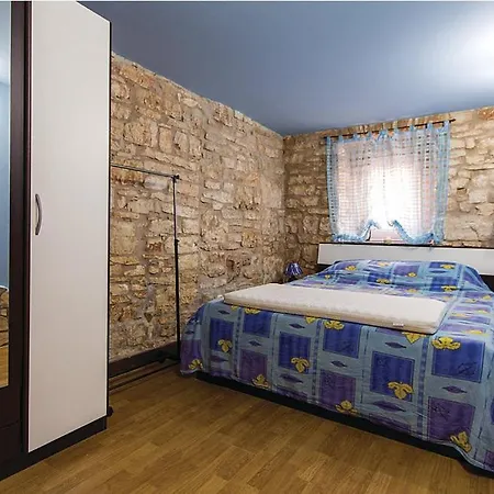 House Carpe Diem * 풀라